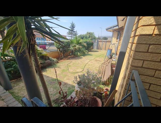 4 BEDROOM HOUSE FOR SALE IN LENASIA